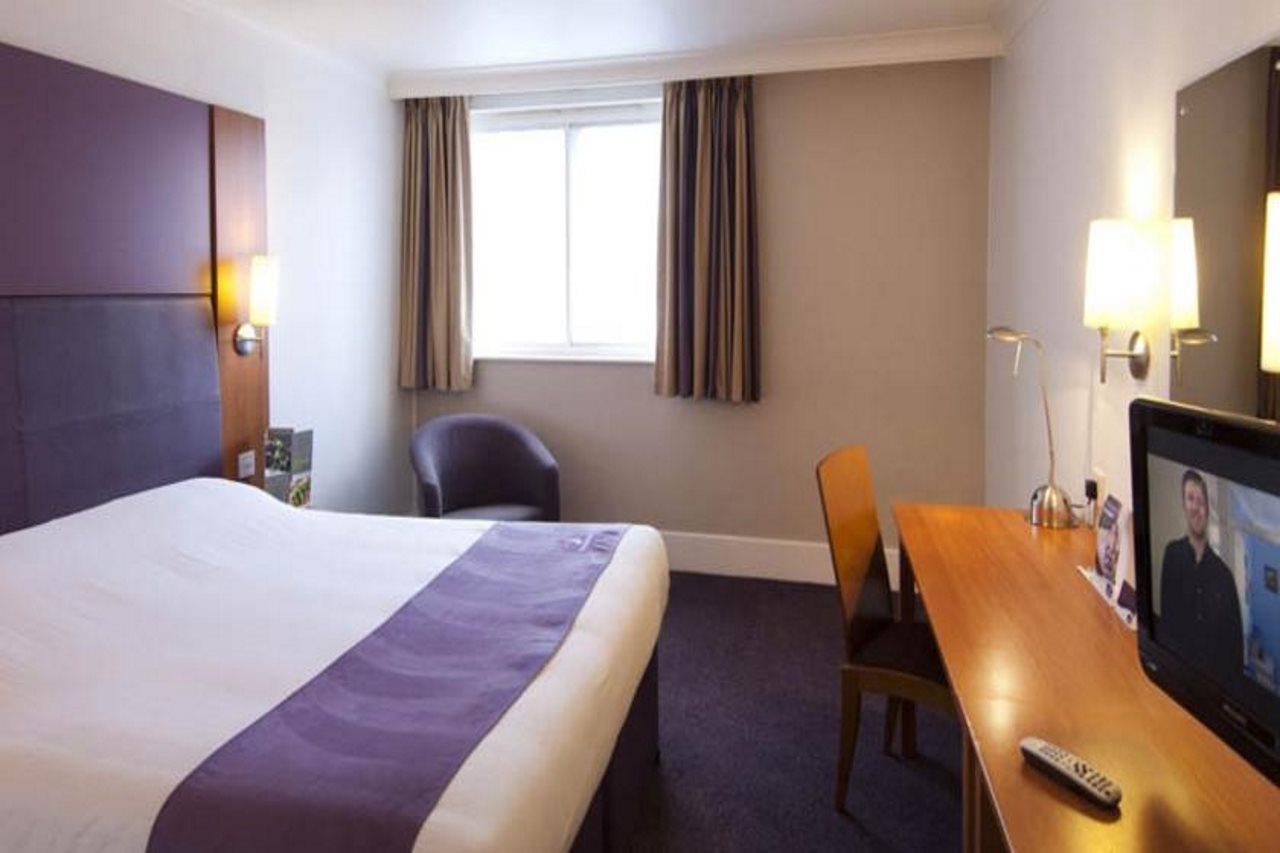 Premier Inn London Twickenham Stadium エクステリア 写真